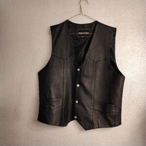 American Unique Women's Leather Motorcycle Vest  Size L.